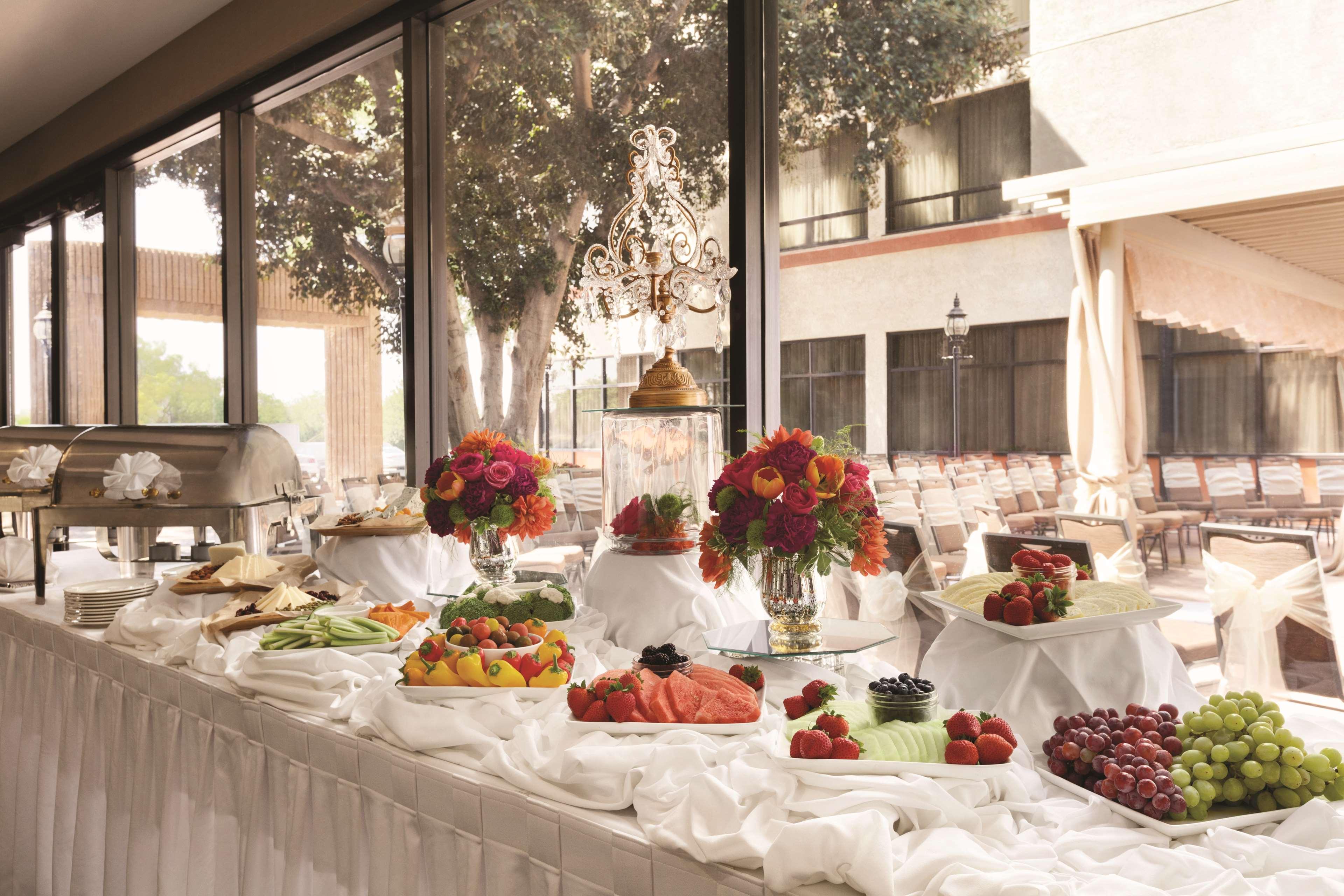 Hotel Doubletree By Hilton San Bernardino Extérieur photo