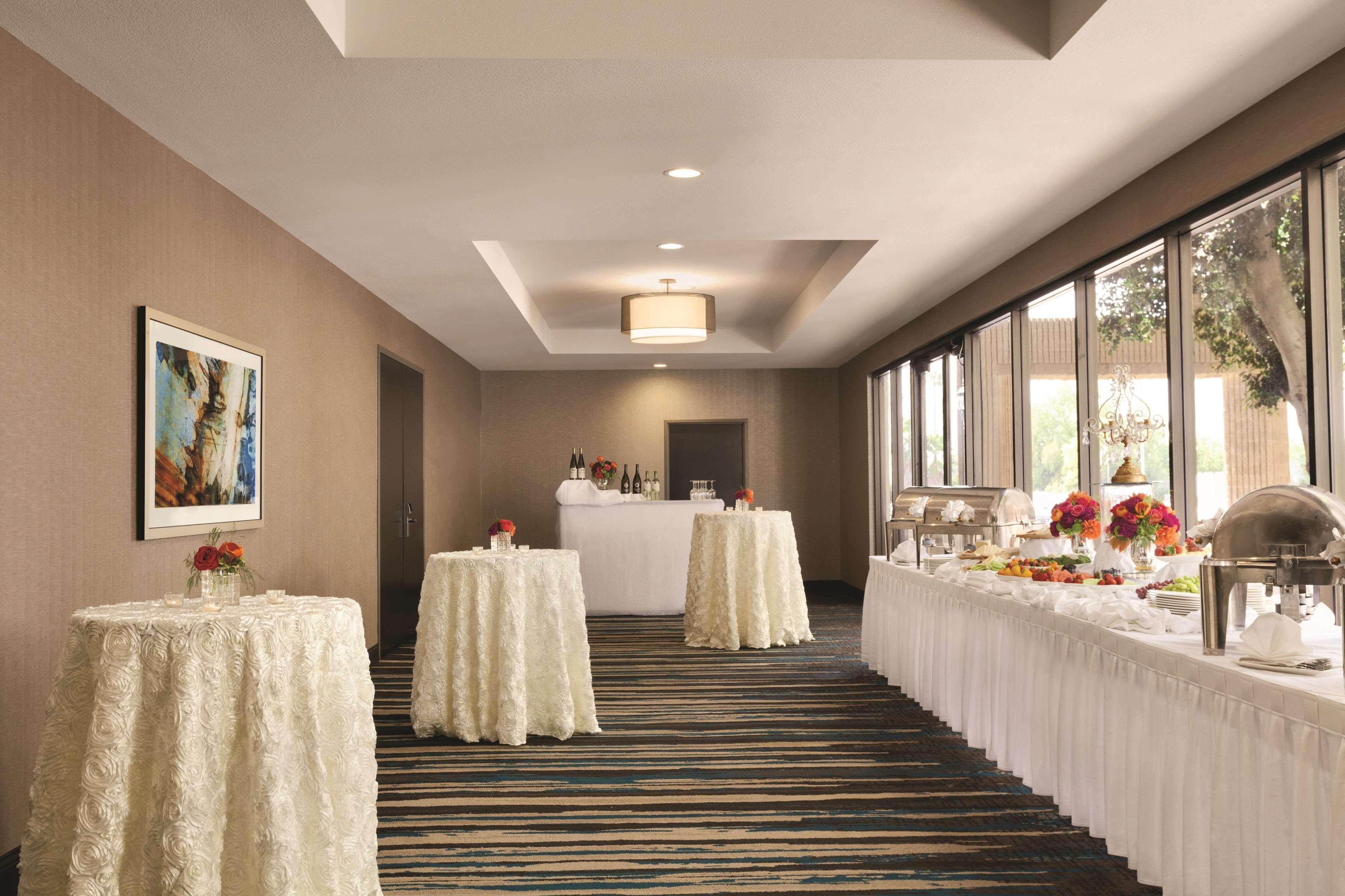 Hotel Doubletree By Hilton San Bernardino Extérieur photo