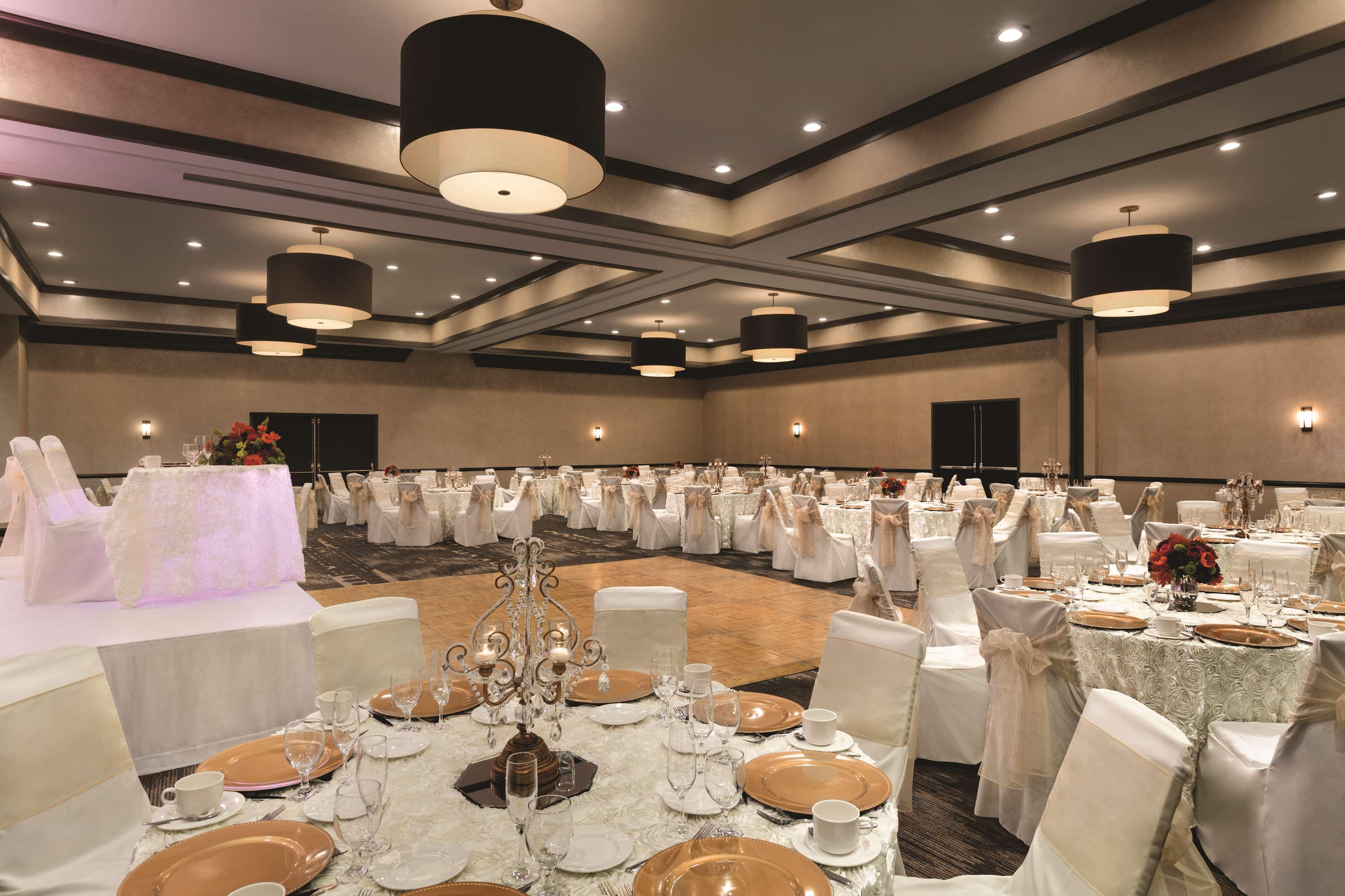 Hotel Doubletree By Hilton San Bernardino Extérieur photo