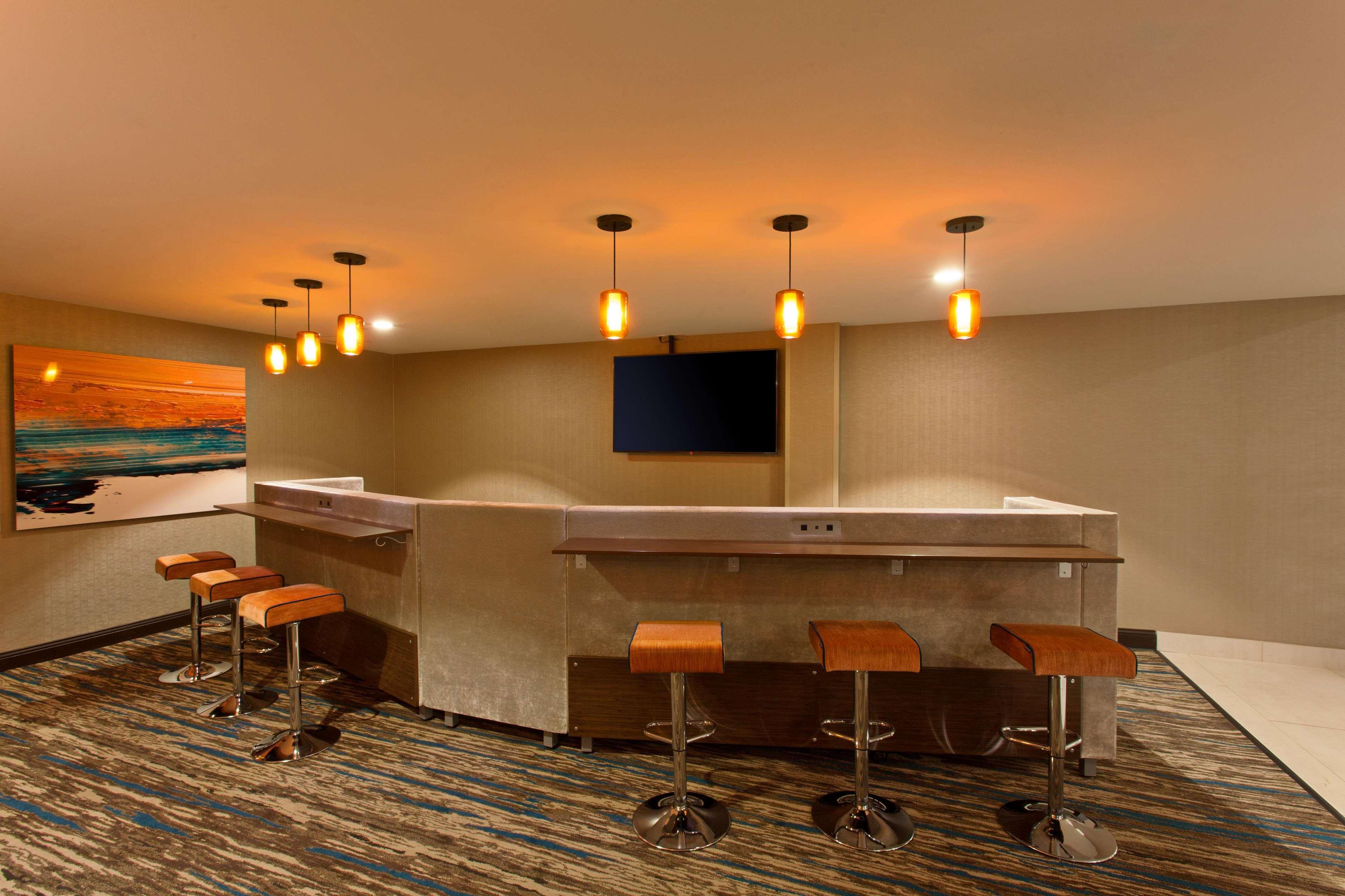 Hotel Doubletree By Hilton San Bernardino Extérieur photo