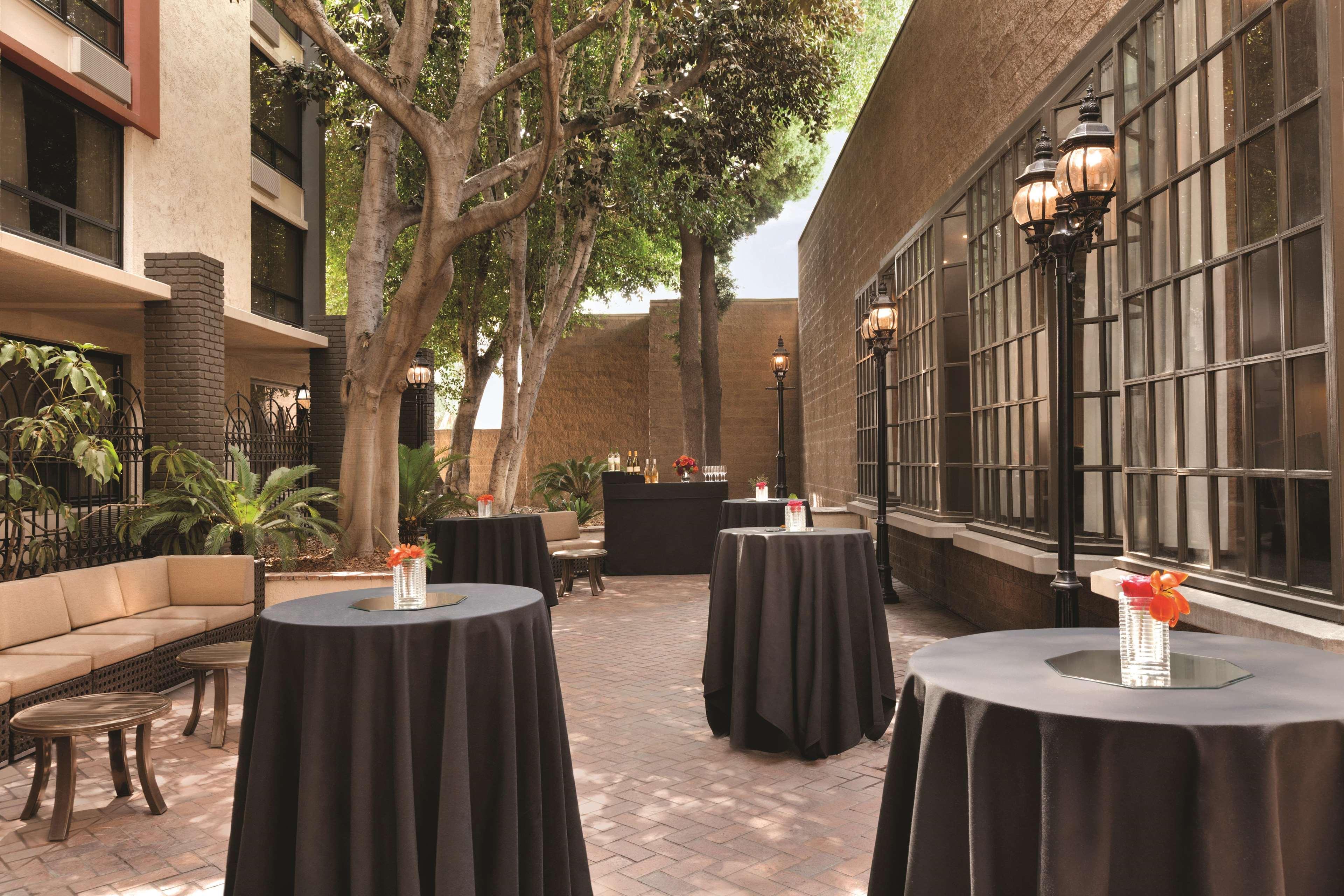 Hotel Doubletree By Hilton San Bernardino Extérieur photo
