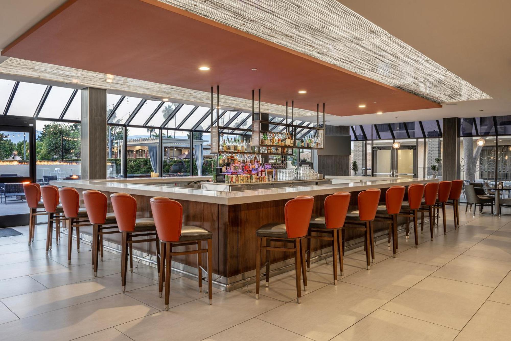 Hotel Doubletree By Hilton San Bernardino Extérieur photo