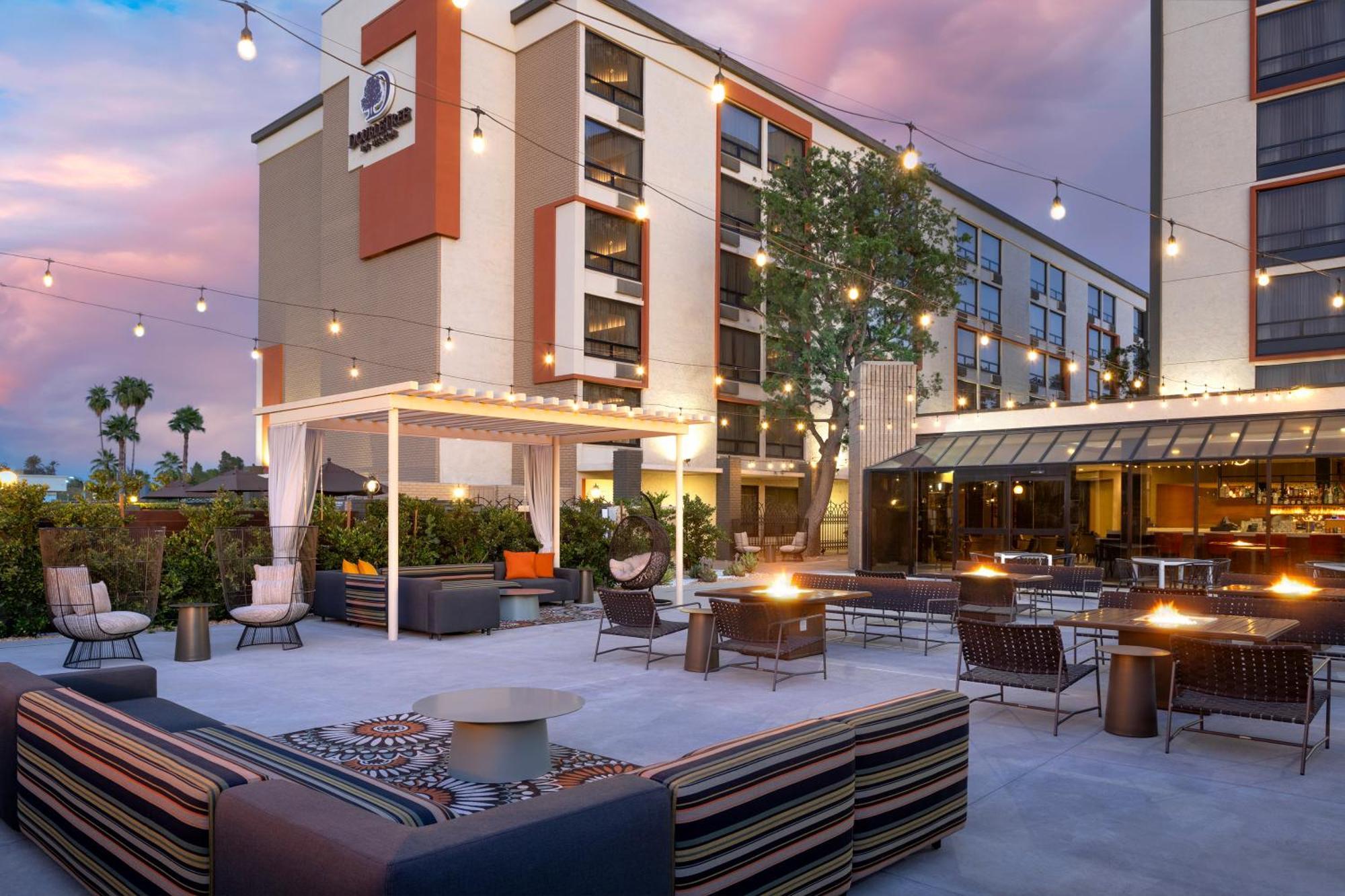Hotel Doubletree By Hilton San Bernardino Extérieur photo
