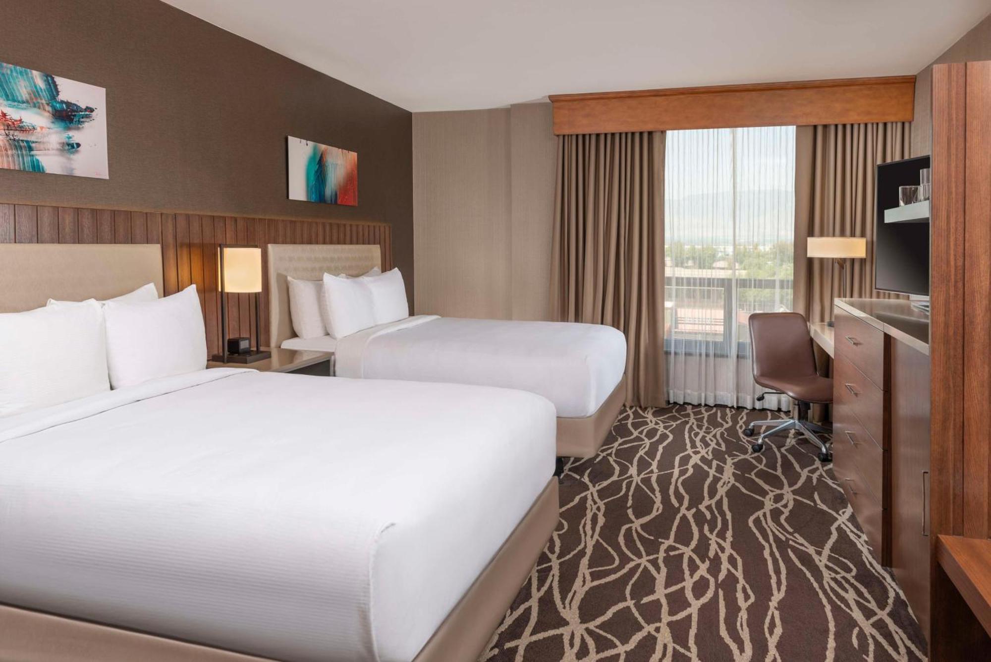 Hotel Doubletree By Hilton San Bernardino Extérieur photo