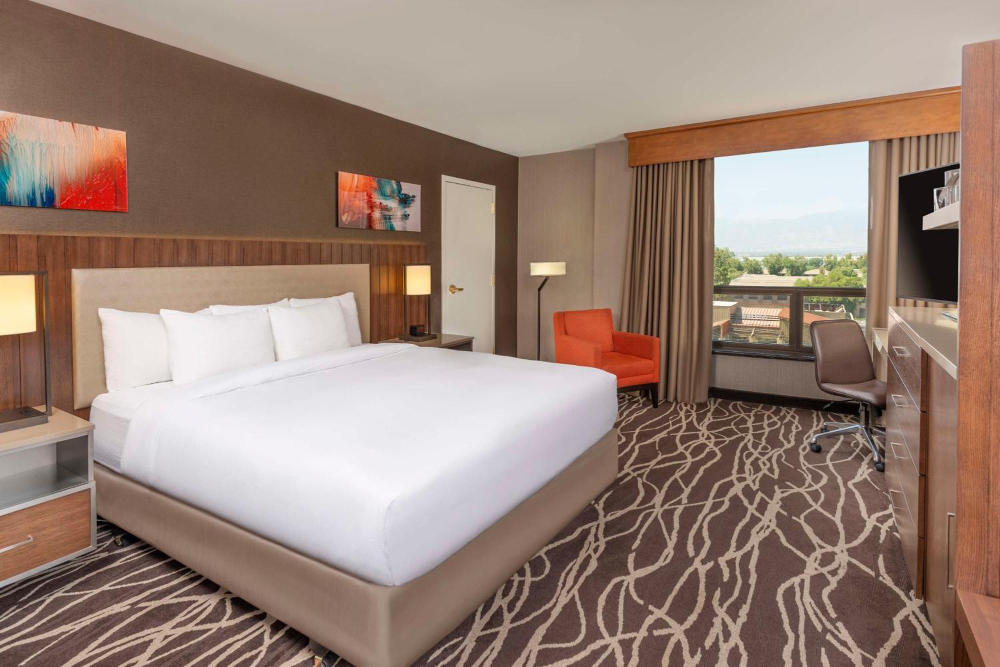 Hotel Doubletree By Hilton San Bernardino Extérieur photo